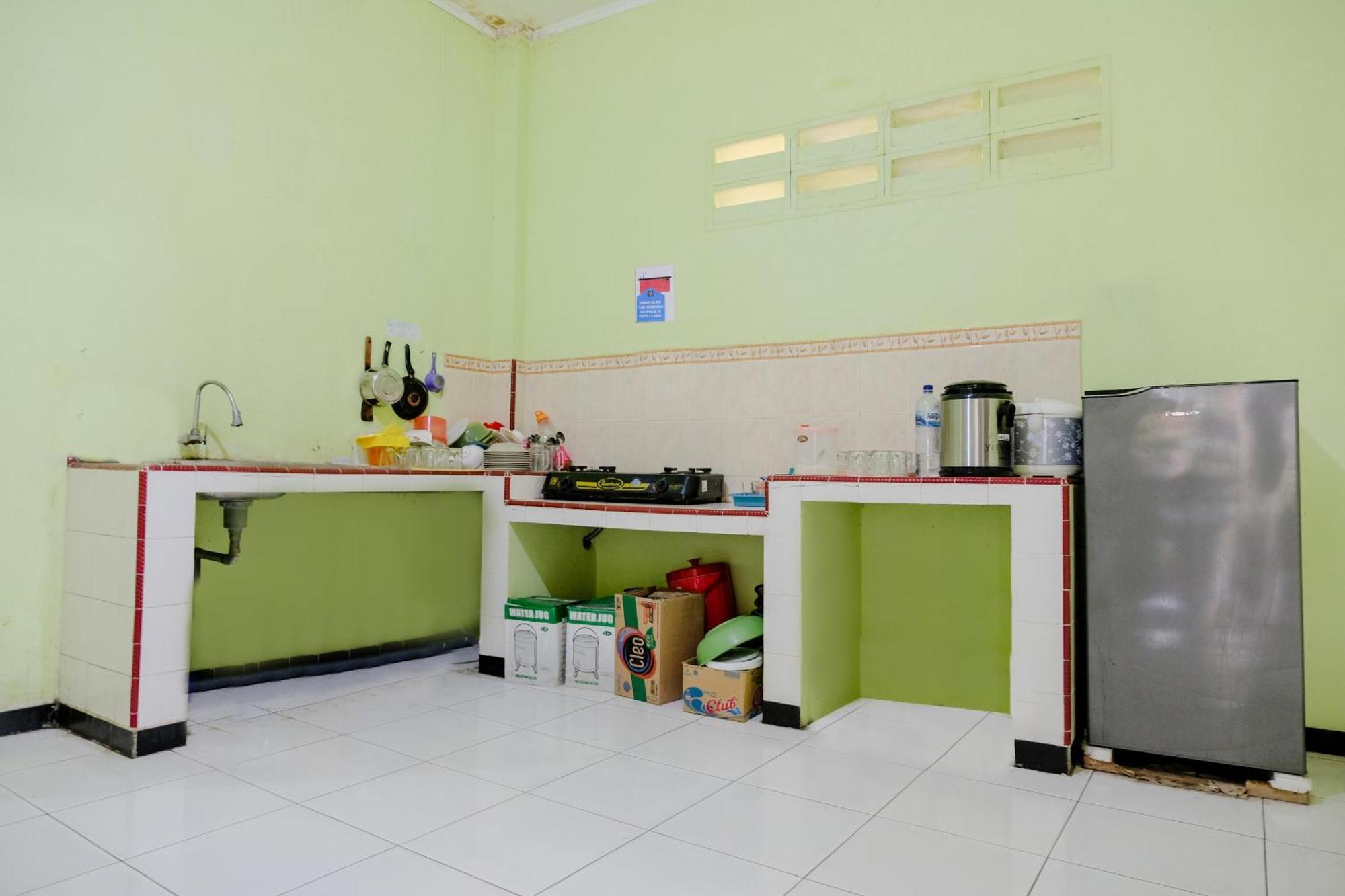 Oyo Life 2508 Alba Suites Homestay Syariah Tulungagung Zewnętrze zdjęcie