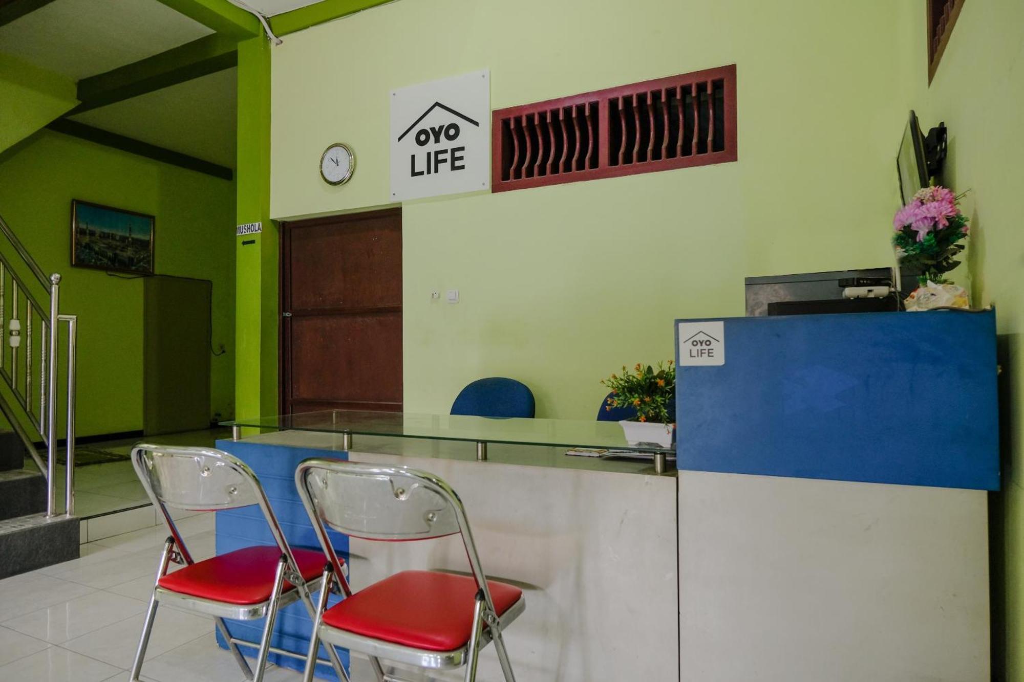 Oyo Life 2508 Alba Suites Homestay Syariah Tulungagung Zewnętrze zdjęcie